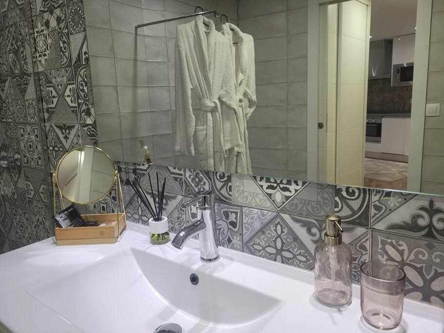 Apartamento Apartamento Lirio De Agua Granada Centro Exterior foto
